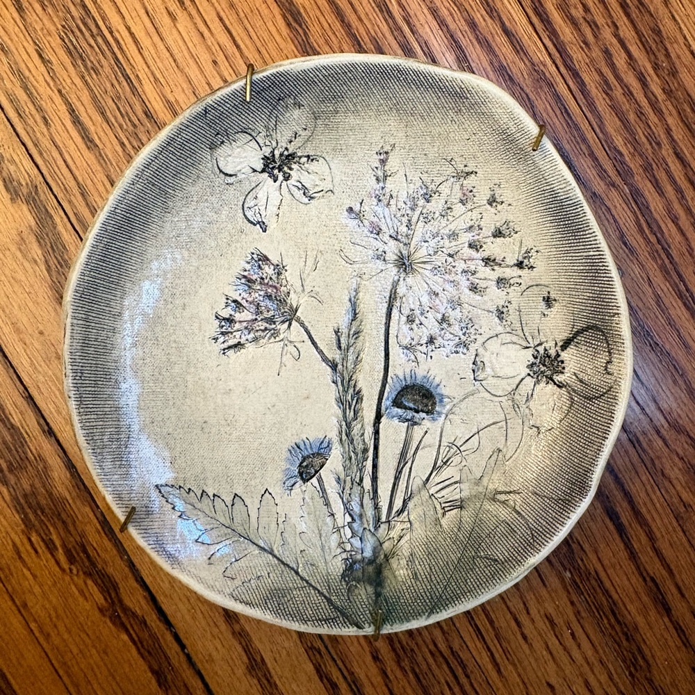 Vintage salt marsh pottery plate